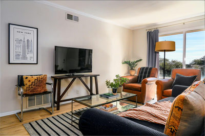5326 Balcones Dr #D — photo 3