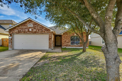 401 Bandara Woods Blvd — photo 2
