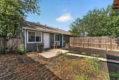 1404 W Braker Ln — photo 3