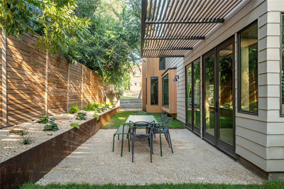 1102 Charlotte St — photo 4