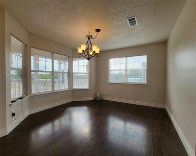 702 Phillip Ln — photo 4
