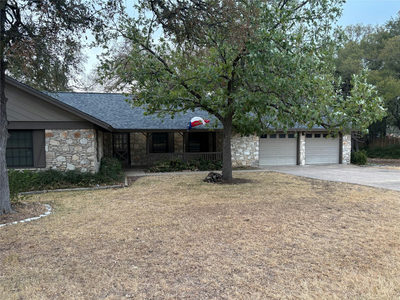 409 Sinuso Dr — photo 2