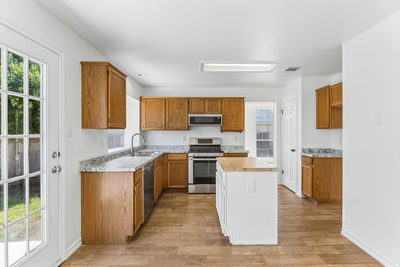2800 Little Elm Trl — photo 3
