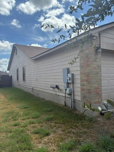 112 Azolar St — photo 3