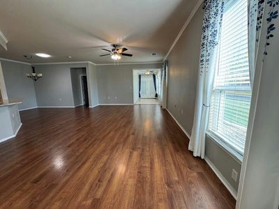 275 Bonham Loop — photo 3