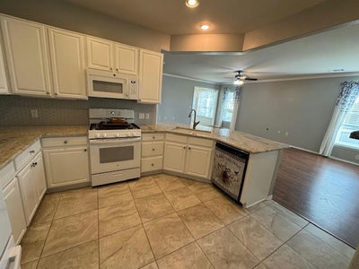 275 Bonham Loop — photo 5
