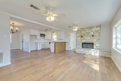 318 S Avenue C — photo 3