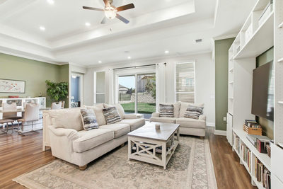 305 Iron Rail Ln — photo 4