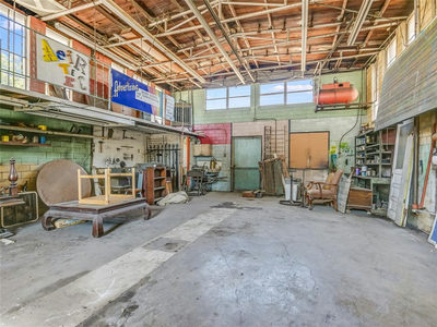 1018 N Main St — photo 5