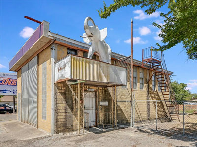 1018 N Main St — photo 4