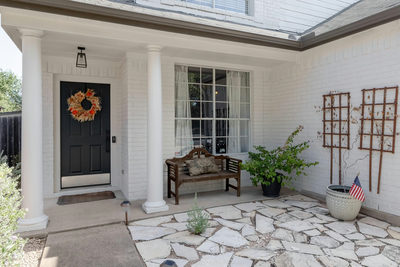 4624 Hoffman Dr — photo 2