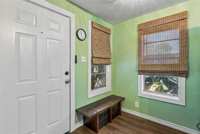 734 Neches St — photo 5