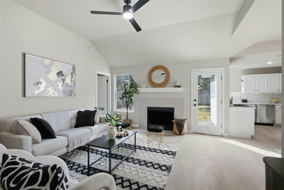 812 HONEYSUCKLE Dr — photo 4
