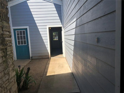 407 A & B Vista West Ct — photo 2