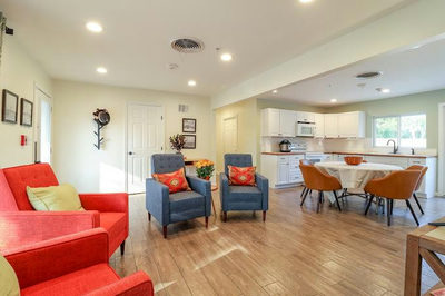11302 Hunters Ln — photo 2