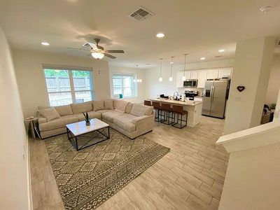 11312 Gadsen Ln — photo 2