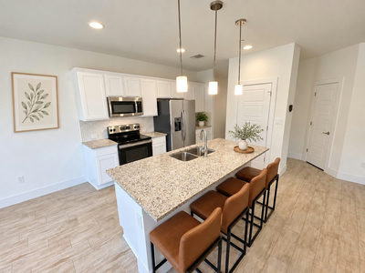 11312 Gadsen Ln — photo 2