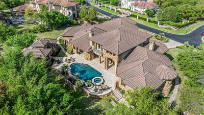 210 Costa Bella Dr — photo 2