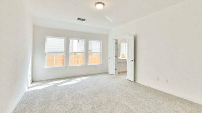 512 Bloomington Loop — photo 4