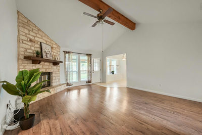 201 Woodstone Dr — photo 3