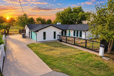 6209 Daffan Ln — photo 2