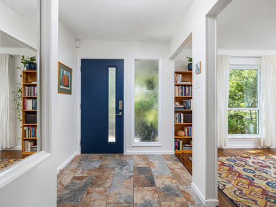 2406 Lancaster Dr — photo 4
