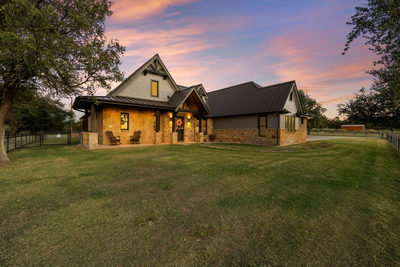 901 Crown Ln — photo 4