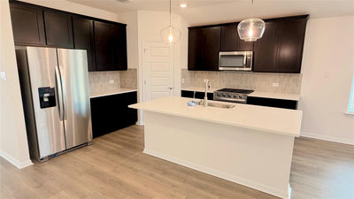 164 Leland Ave — photo 2