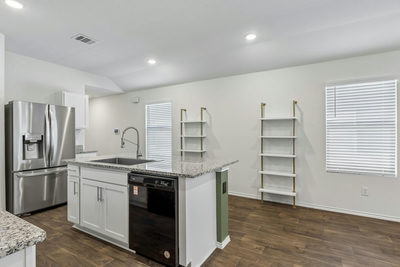 216 Dorchester Dr — photo 3