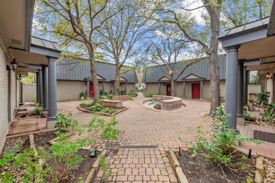 2500 Steck Ave #22 — photo 3