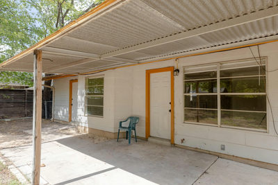 211 E Lisa Dr — photo 2