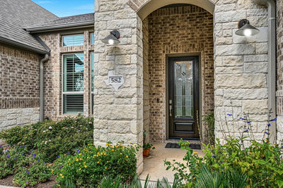 582 Peakside Cir — photo 2