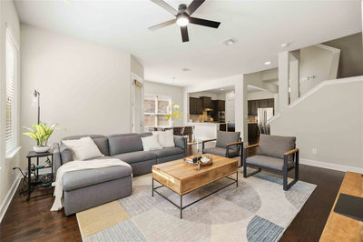 916 Isaias Dr — photo 3