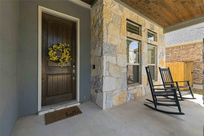 916 Isaias Dr — photo 4