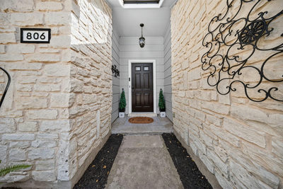 806 Mountain Ridge Dr — photo 2