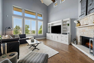 320 Bisset Ct — photo 2
