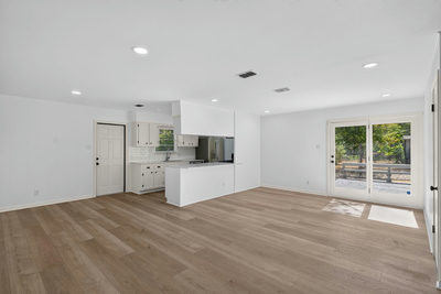 2703 Princeton Dr — photo 5