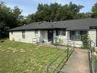 11802 N IH 35 Hwy — photo 2