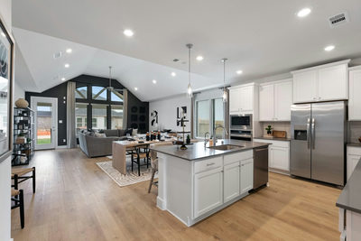 124 Hadleigh Dr — photo 4