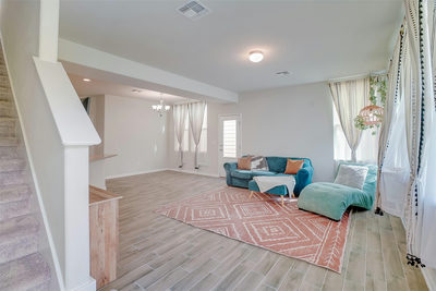 208 Martha Ln — photo 4