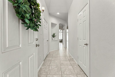 407 Chaparral Dr — photo 2