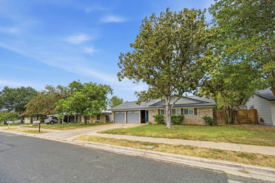 7004 Whispering Oaks Dr — photo 2