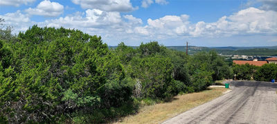 1079 Summit Ridge Dr — photo 2