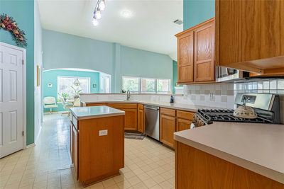 1106 Willow Creek Dr — photo 5