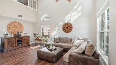 8116 Hawick Dr — photo 3