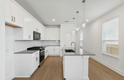 638 Tailwind Dr — photo 4