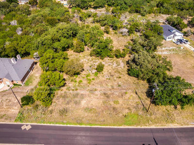 2722 Leslie Ln — photo 3