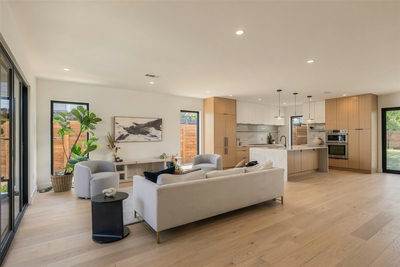1005 W Johanna St — photo 2