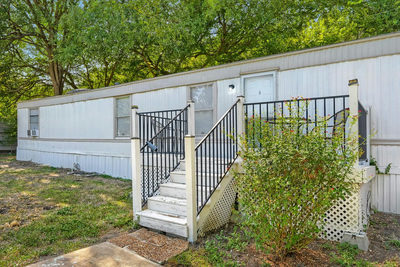 208 Circle Dr — photo 4