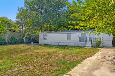 208 Circle Dr — photo 3